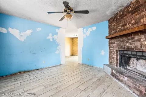 Living - 3204 27th St, Fort Smith, AR 72904 photo 3 of 3