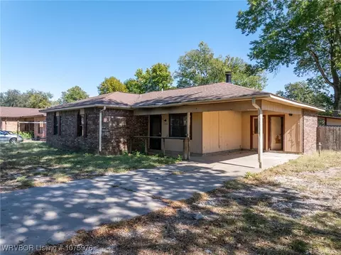 Exterior - 3204 27th St, Fort Smith, AR 72904 photo 10 of 10