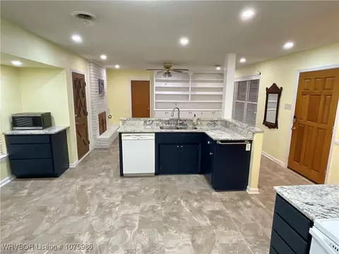 Kitchen - 6400 Ellsworth Rd, Fort Smith, AR 72903 photo 1 of 5