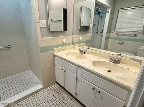 Bath - 6400 Ellsworth Rd, Fort Smith, AR 72903 photo 1 of 4