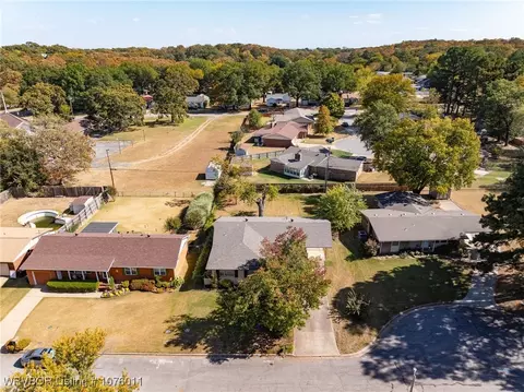 View/Area - 2905 S 36th St, Fort Smith, AR 72903 photo 5 of 6