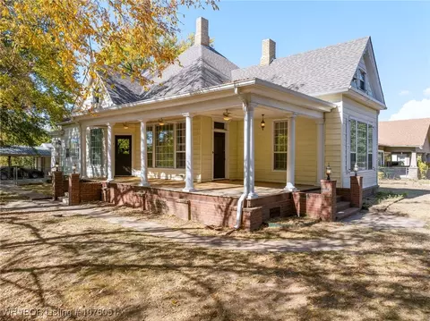 318 S 13th St, Van Buren, AR 72956