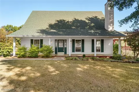 2250 Chapman Ct, Lavaca, AR 72941