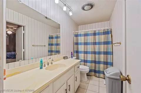 Bath - 1400 Mesa Dr, Fort Smith, AR 72908 photo 1 of 4