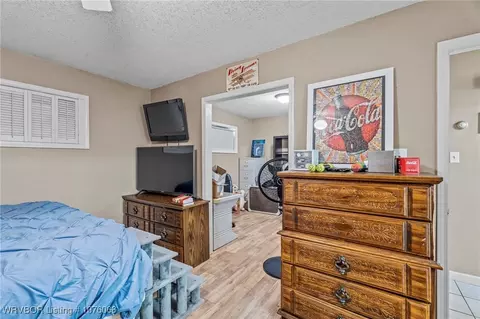 Bedroom - 1400 Mesa Dr, Fort Smith, AR 72908 photo 3 of 5