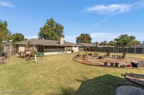 Exterior - 1400 Mesa Dr, Fort Smith, AR 72908 photo 5 of 10