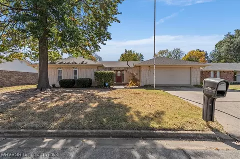 Exterior - 1400 Mesa Dr, Fort Smith, AR 72908 photo 2 of 10