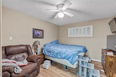Bedroom - 1400 Mesa Dr, Fort Smith, AR 72908 photo 2 of 5