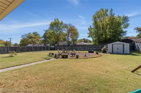 Exterior - 1400 Mesa Dr, Fort Smith, AR 72908 photo 4 of 10