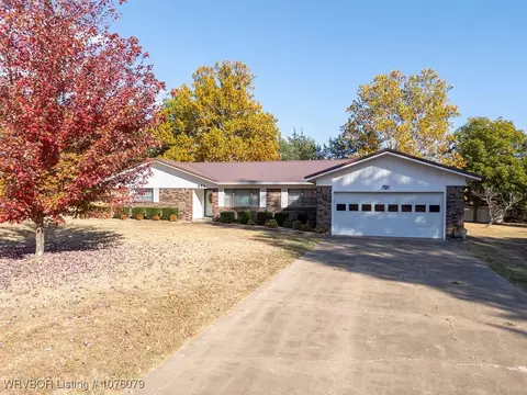 406 24th St, Ozark, AR 72949