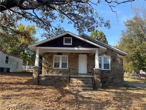 2723 N 23rd St, Fort Smith, AR 72904