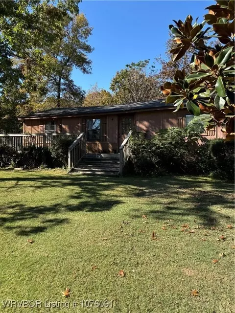 9723 Southshore Dr, Hackett, AR 72937
