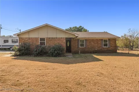 2819 Old Uniontown Rd, Van Buren, AR 72956