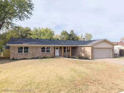 207 Baylor Cir, Fort Smith, AR 72908 photo 2