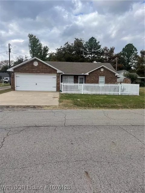 113 N Boston St, Spiro, OK 74959