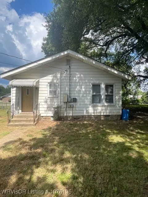Exterior - 3516 Johnson St, Fort Smith, AR 72904 photo 3 of 5