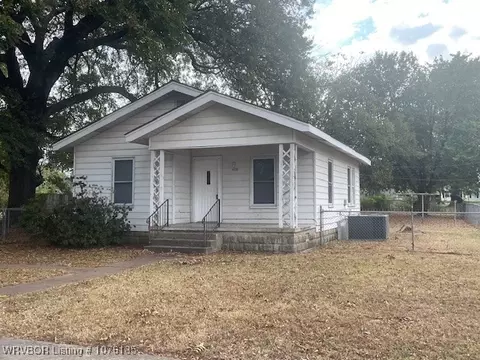 Exterior - 3516 Johnson St, Fort Smith, AR 72904 photo 2 of 5