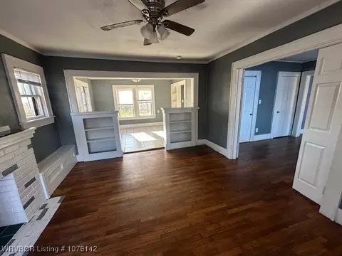 Living - 714 S St, Fort Smith, AR 72904 photo 2 of 4