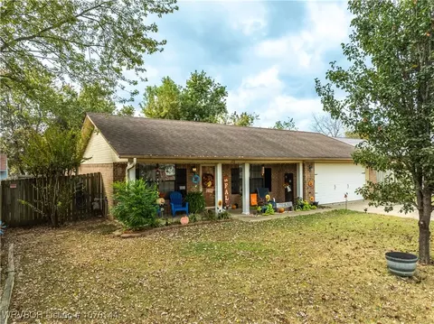 Exterior - 129 Commanche Loop, Roland, OK 74954 photo 2 of 8
