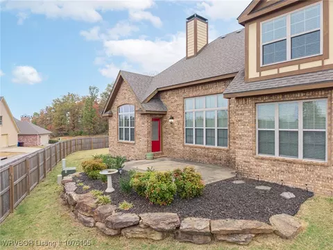 9712 Willowbrook Dr, Fort Smith, AR 72908 photo 2