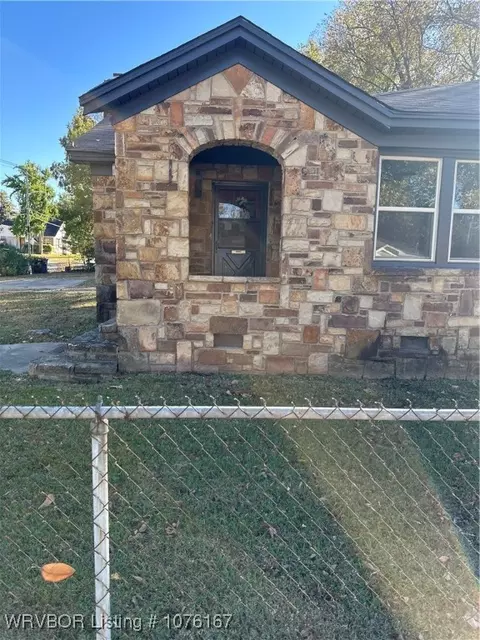 1400 S Bluff Ave, Fort Smith, AR 72901 photo 3