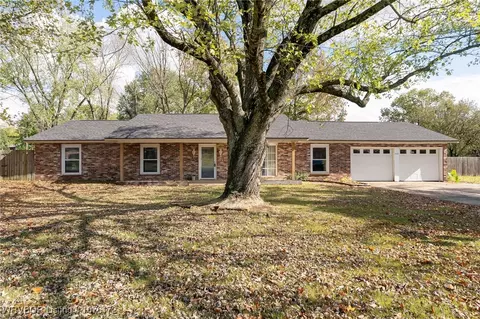 1400 Lessley Ln, Sallisaw, OK 74955