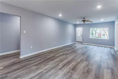 Living - 710 N 39th St, Fort Smith, AR 72903 photo 2 of 4