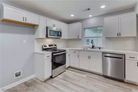 Kitchen - 710 N 39th St, Fort Smith, AR 72903 photo 1 of 1