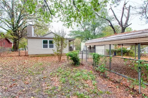 Exterior - 710 N 39th St, Fort Smith, AR 72903 photo 10 of 12