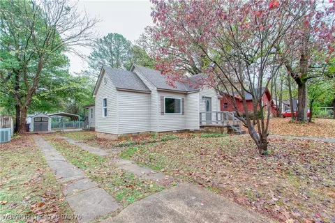 Exterior - 710 N 39th St, Fort Smith, AR 72903 photo 4 of 12