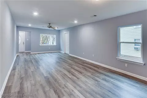 Living - 710 N 39th St, Fort Smith, AR 72903 photo 1 of 4