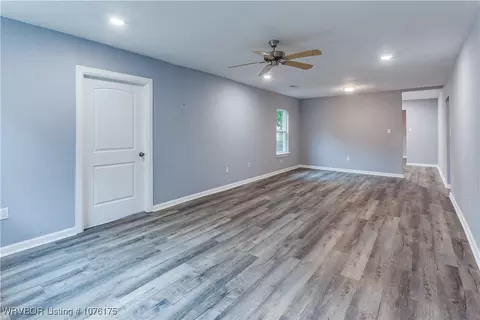 Living - 710 N 39th St, Fort Smith, AR 72903 photo 3 of 4
