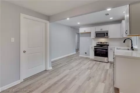Entry Way - 710 N 39th St, Fort Smith, AR 72903 photo 1 of 2