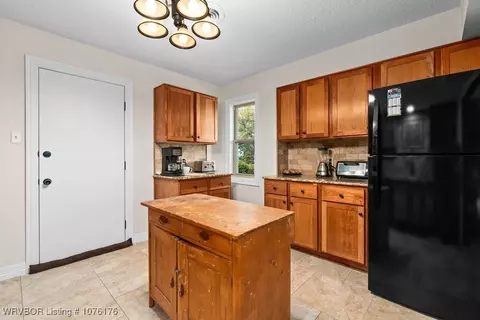 Kitchen - 3430 S Houston St, Fort Smith, AR 72903 photo 2 of 4