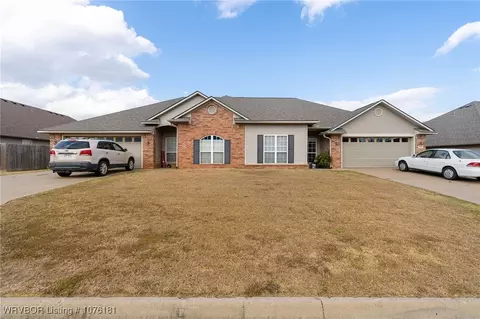 2805 2807 Fairway Hamlet Ct, Fort Smith, AR 72908