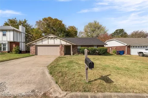 Exterior - 3112 100th St, Fort Smith, AR 72903 photo 2 of 3