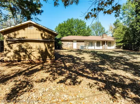 Exterior - 9220 Royal Ridge Dr, Fort Smith, AR 72903 photo 7 of 10