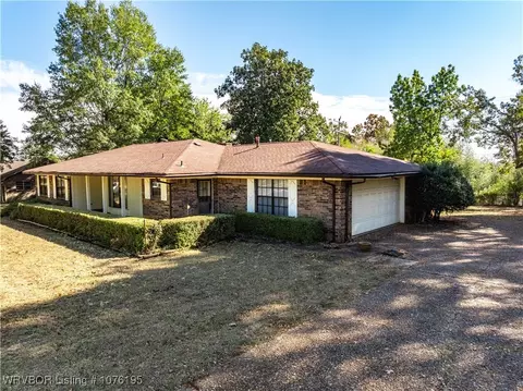 Exterior - 9220 Royal Ridge Dr, Fort Smith, AR 72903 photo 2 of 10