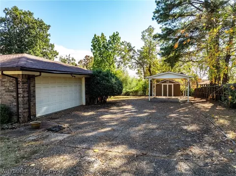 Exterior - 9220 Royal Ridge Dr, Fort Smith, AR 72903 photo 5 of 10