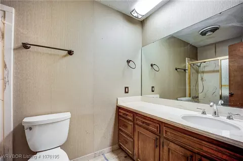 Bath - 9220 Royal Ridge Dr, Fort Smith, AR 72903 photo 3 of 5