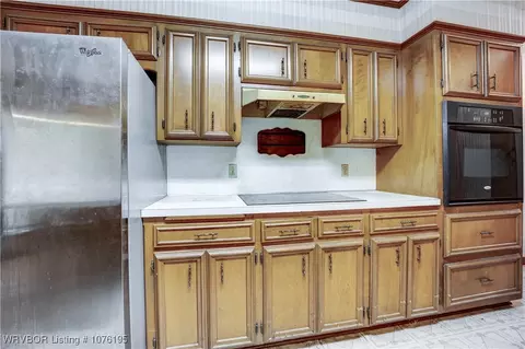 Kitchen - 9220 Royal Ridge Dr, Fort Smith, AR 72903 photo 3 of 3