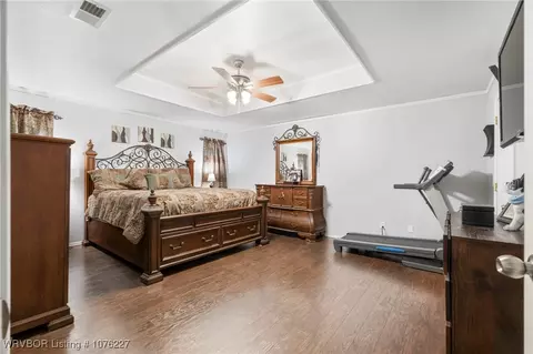 Bedroom - 2505 Pine Ln, Barling, AR 72923 photo 2 of 8