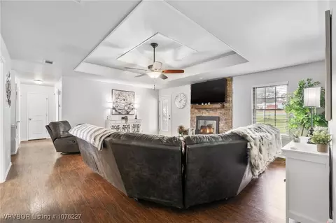 Living - 2505 Pine Ln, Barling, AR 72923 photo 1 of 1