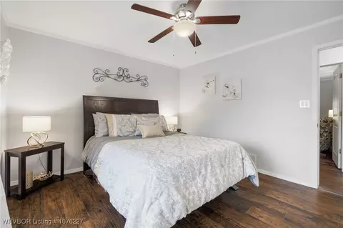 Bedroom - 2505 Pine Ln, Barling, AR 72923 photo 6 of 8