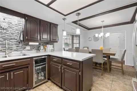 Kitchen - 2505 Pine Ln, Barling, AR 72923 photo 2 of 4