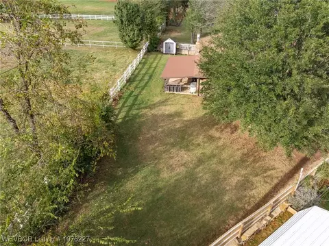 Exterior - 2505 Pine Ln, Barling, AR 72923 photo 6 of 8