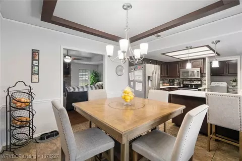 Dining - 2505 Pine Ln, Barling, AR 72923 photo 3 of 4