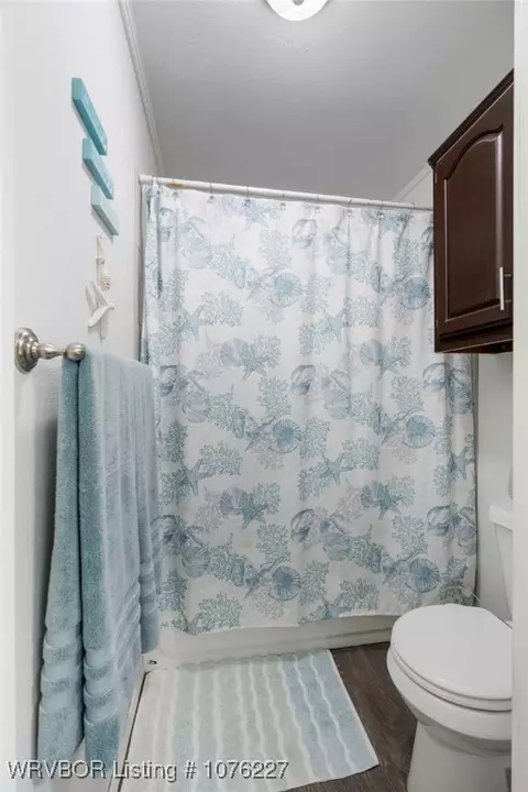Bath - 2505 Pine Ln, Barling, AR 72923 photo 5 of 5