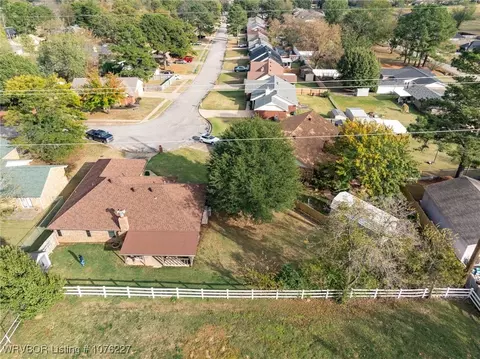 View/Area - 2505 Pine Ln, Barling, AR 72923 photo 2 of 3