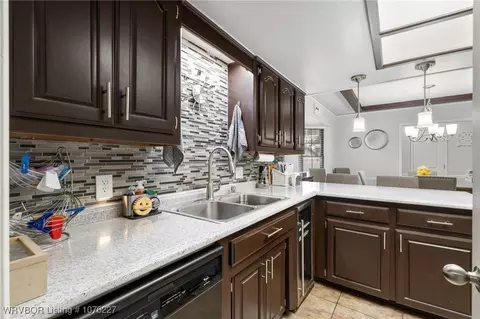 Kitchen - 2505 Pine Ln, Barling, AR 72923 photo 4 of 4